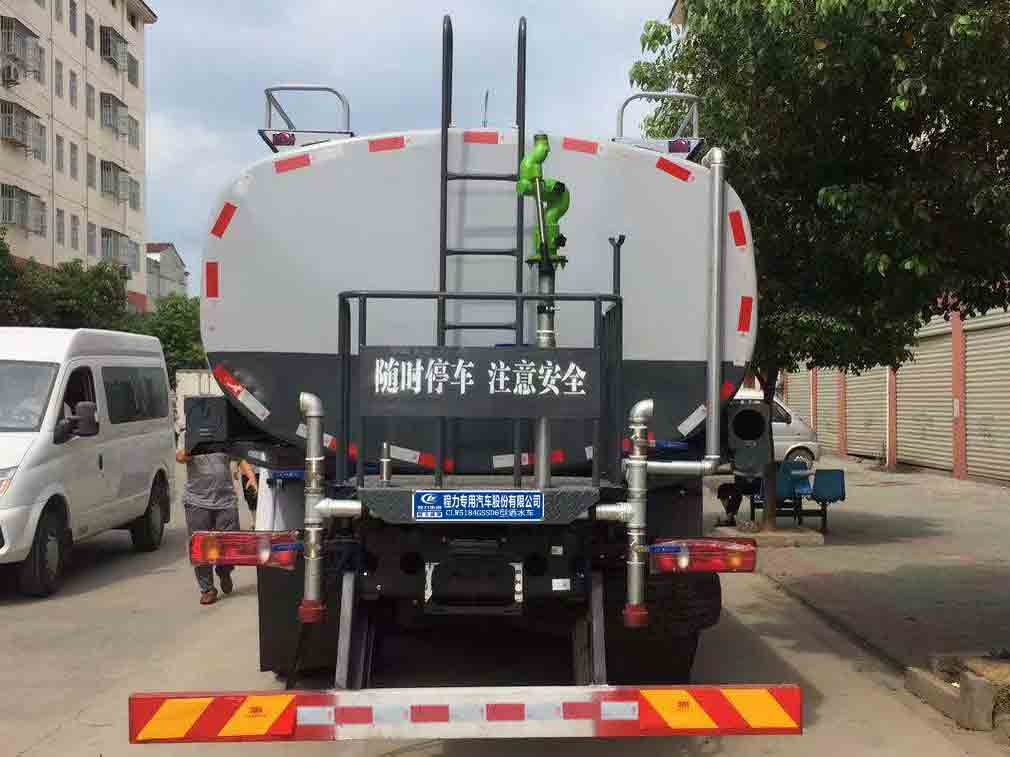 程力威牌CLW5184GSSD6型洒水车