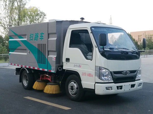 程力威牌CLW5040TSLB6型扫路车