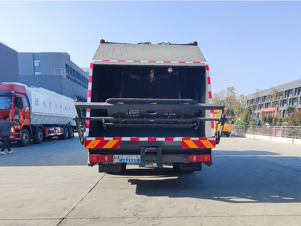 程力威牌CLW5251ZYS6WL型压缩式垃圾车