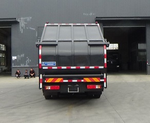 程力威牌CLW5251ZYS6WL型压缩式垃圾车