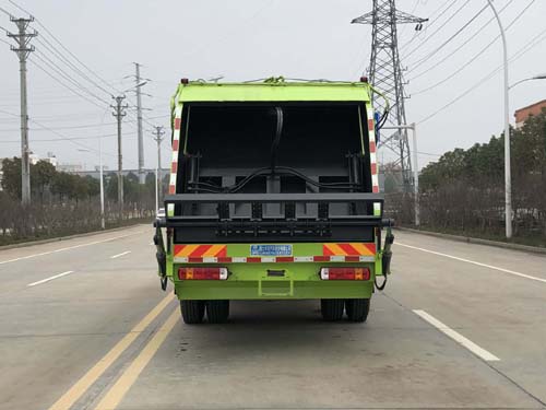 程力威牌CLW5180ZYS6ZS型压缩式垃圾车